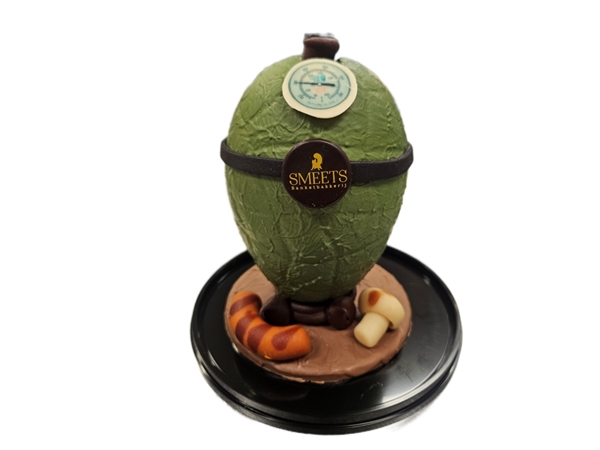 Green egg in stolp
